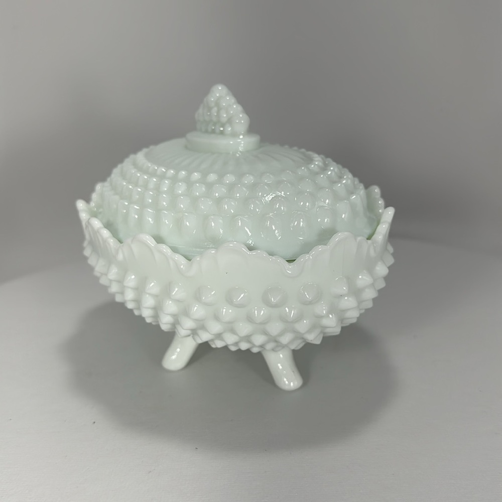 Vintage Fenton Hobnail - Milk glass Dish with Lid - Picture 5 of 17